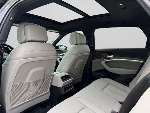 Used 2024 Audi Q8 e-tron Prestige w/ Prestige Package image 27