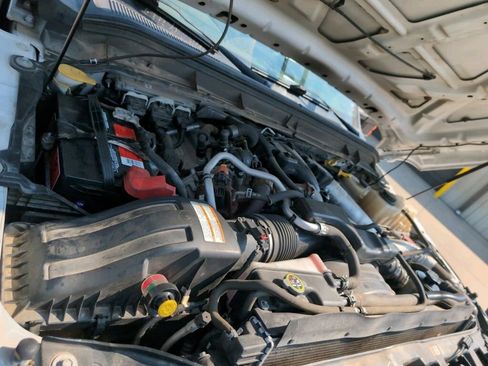 Used 2016 Ford F450 XLT w/ Ambulance Prep Package image 13