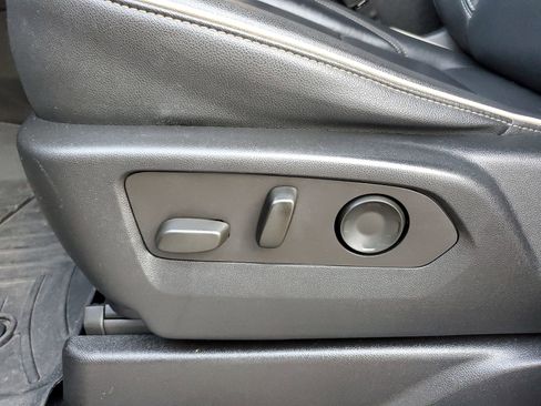 Used 2021 GMC Yukon SLT w/ SLT Premium Package image 70