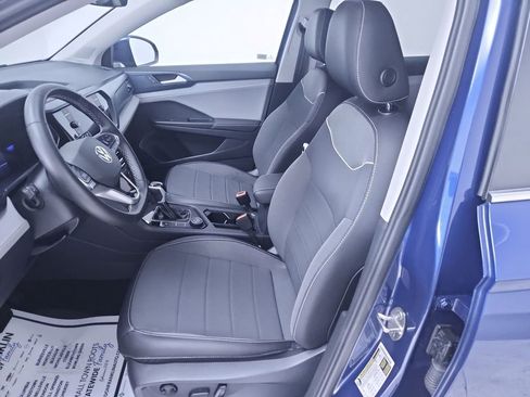 Used 2024 Volkswagen Taos SE image 11