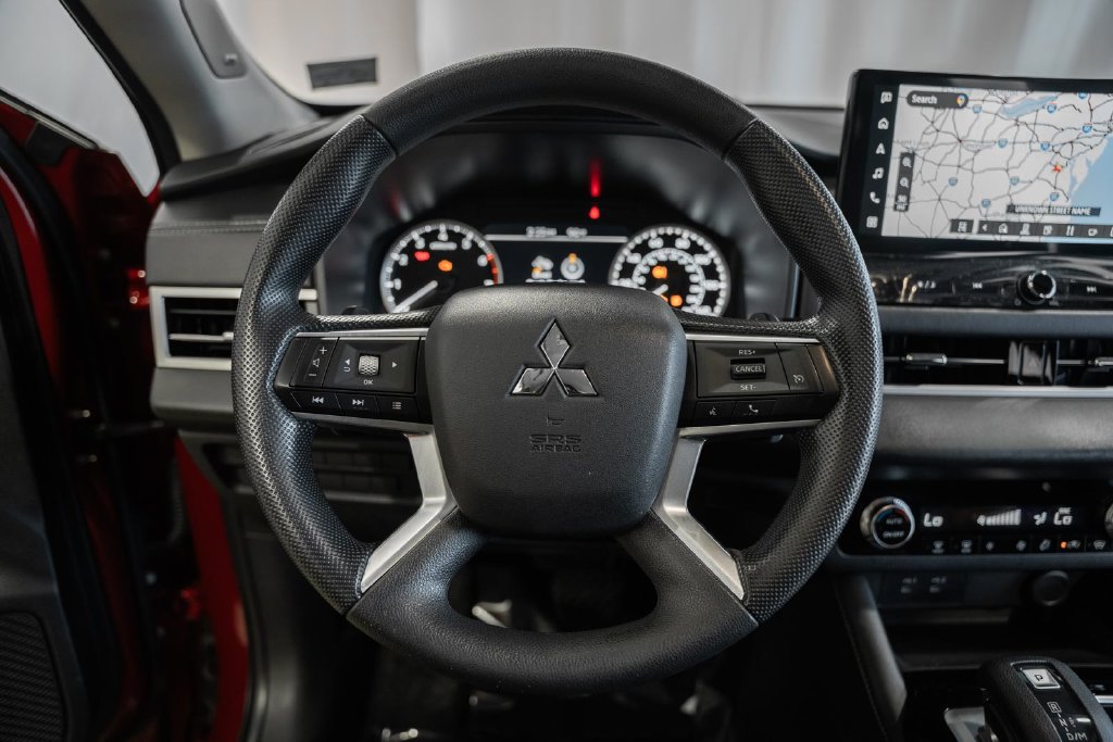 Used 2025 Mitsubishi Outlander ES AWD/4WD image 25