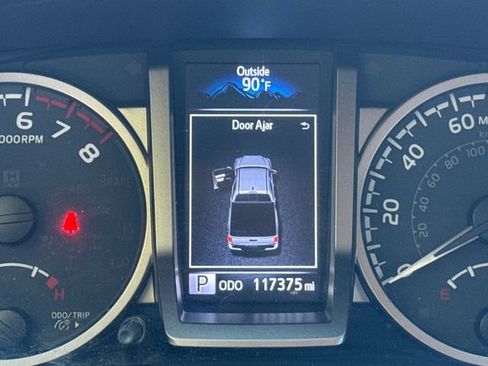 Used 2021 Toyota Tacoma SR5 AWD/4WD image 17