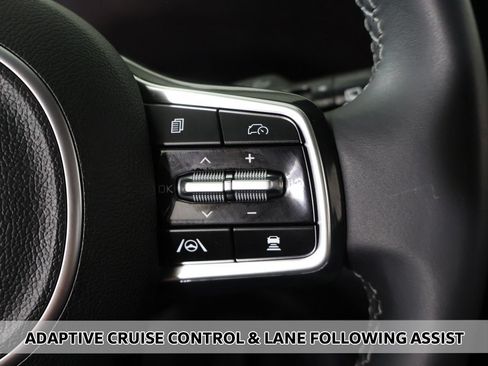 Used 2025 Kia Sorento S AWD/4WD image 4