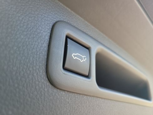 Certified 2026 Toyota Highlander Limited AWD/4WD image 11