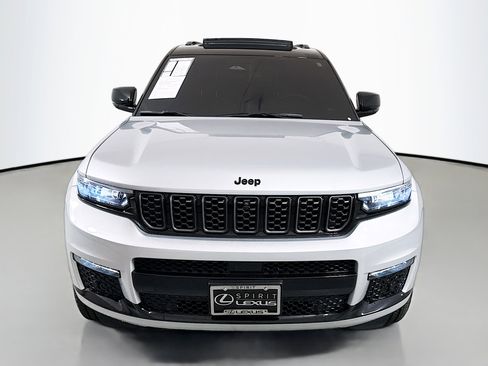 Used 2024 Jeep Grand Cherokee L Summit w/ High Altitude Package image 2