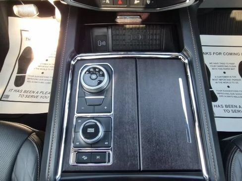 Used 2023 Ford Expedition Max Platinum AWD/4WD image 38