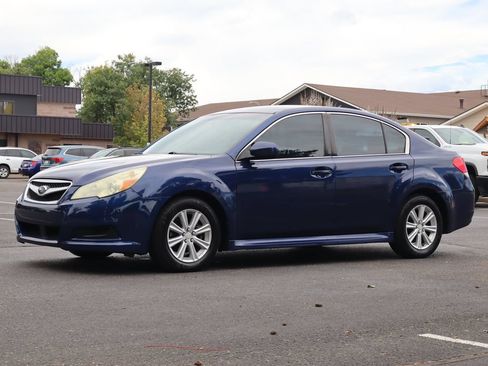 Used 2010 Subaru Legacy 2.5i Premium AWD/4WD image 11