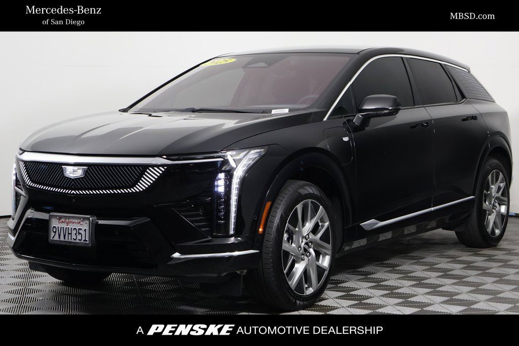 Used 2025 Cadillac Optiq Luxury 1 AWD/4WD image 1