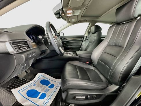 Used 2020 Honda Accord Touring image 25