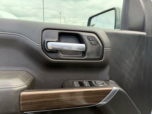 Used 2021 Chevrolet Silverado 1500 LT Trail Boss w/ Convenience Package II image 18