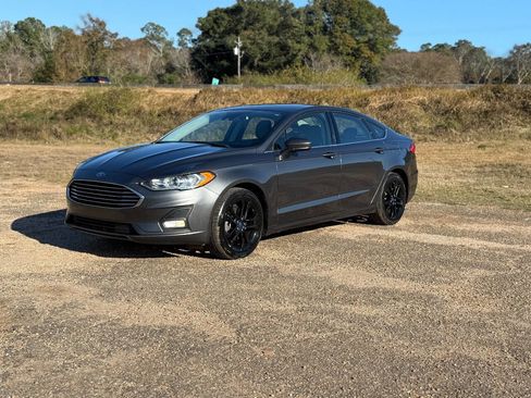 Used 2019 Ford Fusion SE w/ Equipment Group 151A image 1