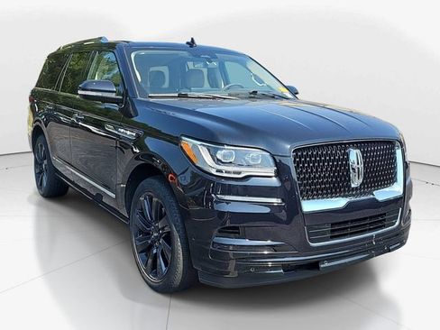 Used 2023 Lincoln Navigator Reserve AWD/4WD image 1