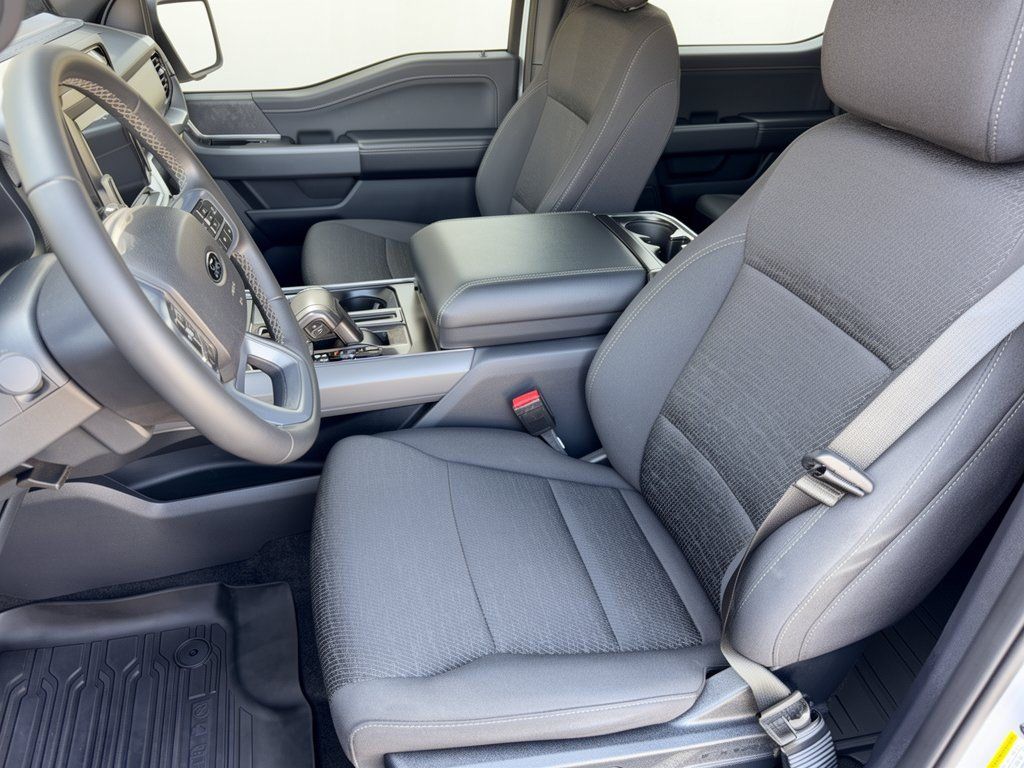 Used 2025 Ford F150 XLT w/ Equipment Group 302A MID RWD image 5