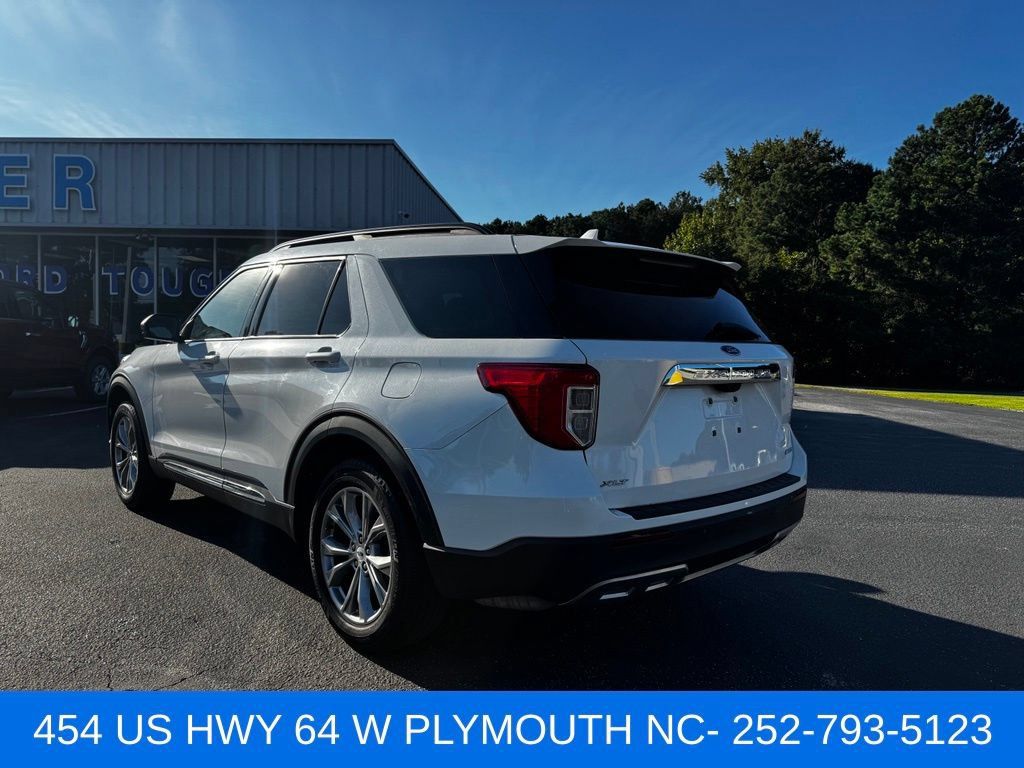 Used 2022 Ford Explorer XLT w/ Equipment Group 202A AWD/4WD image 3
