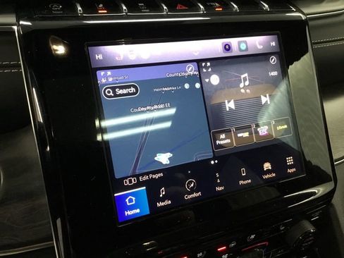 Used 2022 Jeep Grand Cherokee Overland image 18