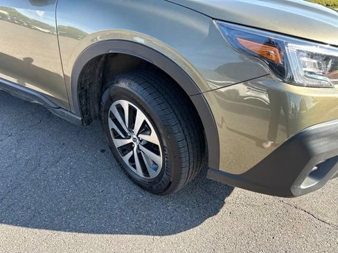 Used 2022 Subaru Outback Premium AWD/4WD image 9