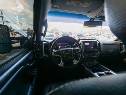 Used 2018 GMC Sierra 2500 SLE image 12