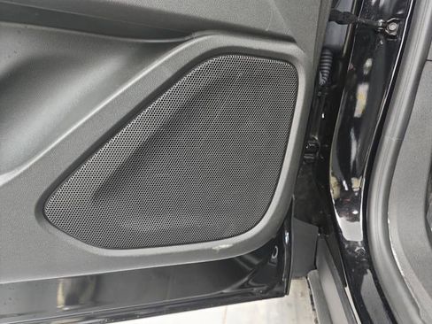 Used 2023 GMC Terrain SLE image 27