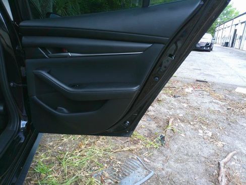 Used 2020 MAZDA MAZDA3 Sedan FWD image 25