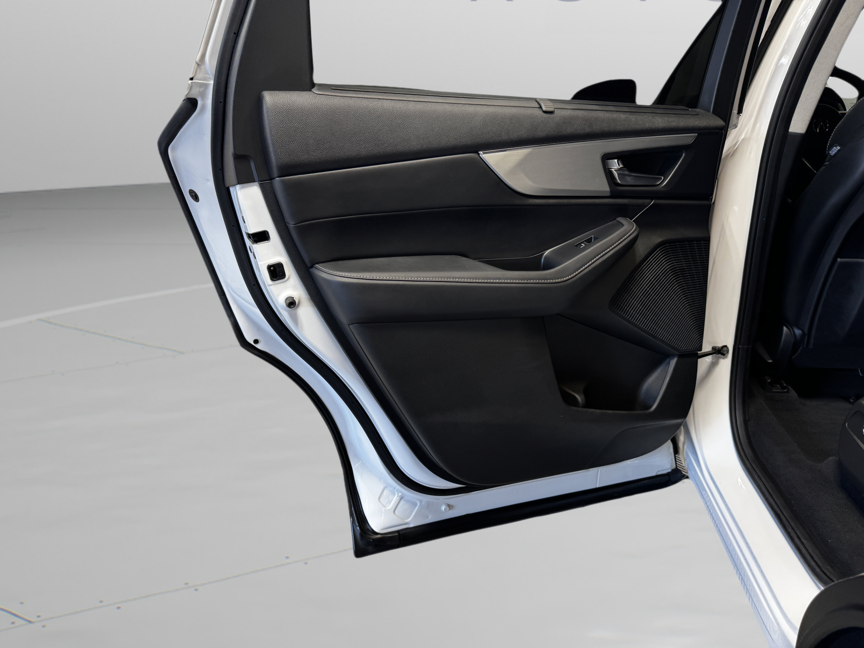 Certified 2024 Acura MDX w/ Technology Package FWD image 14