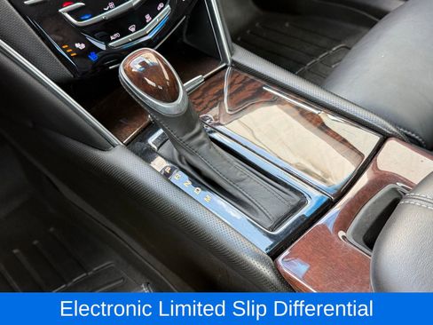 Used 2013 Cadillac XTS Premium image 28