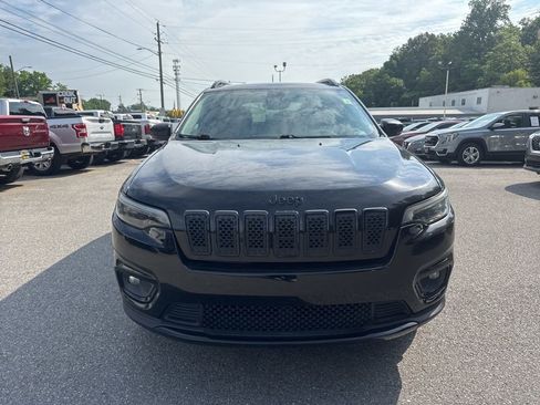Used 2020 Jeep Cherokee Latitude Plus w/ Cold Weather Group AWD/4WD image 2