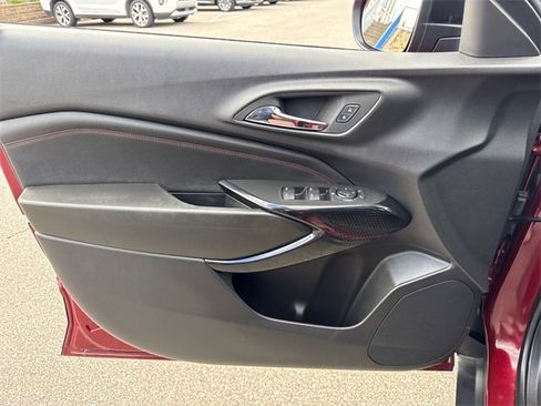 Certified 2024 Chevrolet Trax RS w/ Sunroof Package image 13