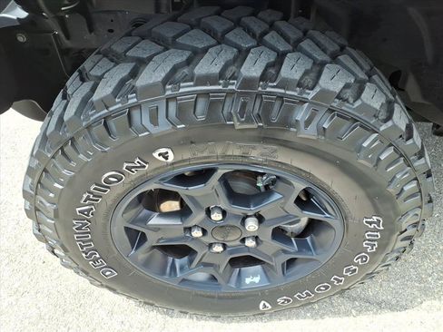 Used 2023 Jeep Wrangler Unlimited w/ Cold Weather Group AWD/4WD image 10