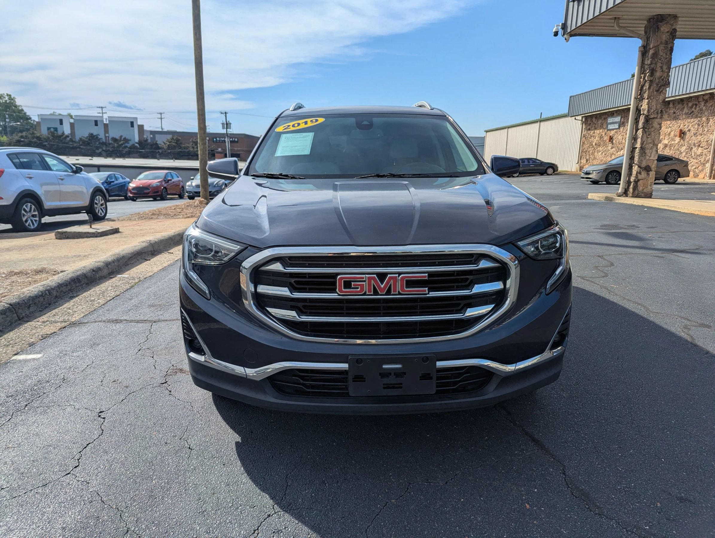 Used 2019 GMC Terrain SLT w/ Preferred Package FWD image 2