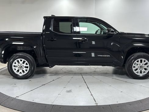 Certified 2025 Toyota Tacoma SR5 image 6