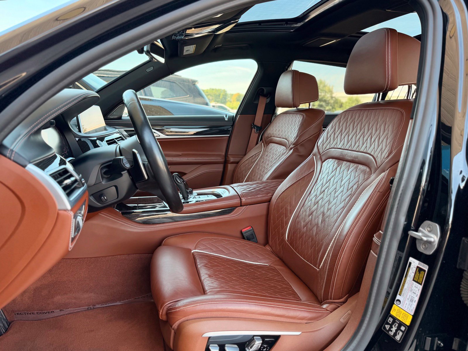 Used 2020 BMW 750i xDrive w/ Executive Package AWD/4WD image 26