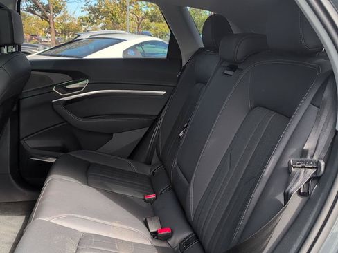 Used 2024 Audi Q8 e-tron Premium Plus w/ Premium Plus Package AWD/4WD image 17