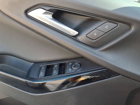 Used 2025 Chevrolet Equinox LT w/ Safety and Technology Package FWD image 25