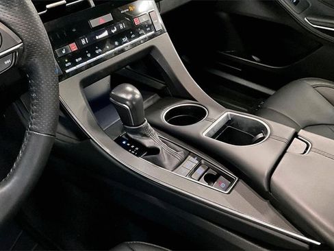 Used 2021 Toyota Avalon XLE w/ Moonroof Package image 18