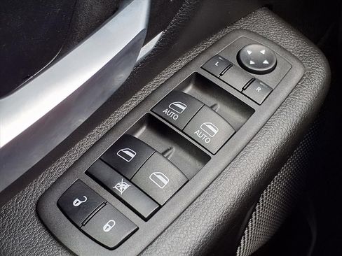 Used 2022 RAM 1500 Lone Star AWD/4WD image 21