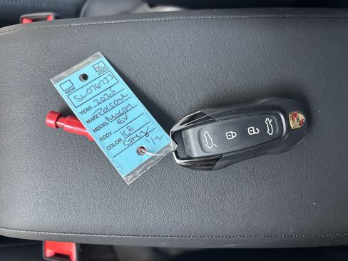 Certified 2025 Porsche Macan Electric image 21