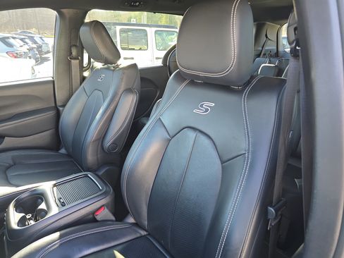 Used 2022 Chrysler Pacifica Touring-L w/ S Appearance Package image 21