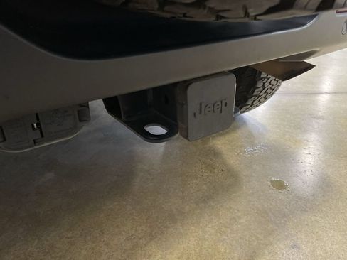 Used 2018 Jeep Wrangler Unlimited Sahara AWD/4WD image 26