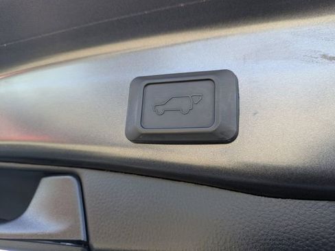 Used 2022 Toyota RAV4 XLE image 30