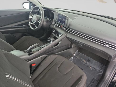 Used 2023 Hyundai Elantra SEL FWD image 35