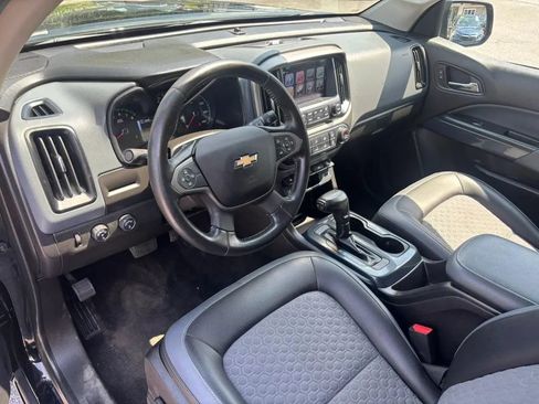 Used 2018 Chevrolet Colorado Z71 AWD/4WD image 2