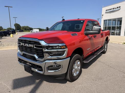 Used 2026 RAM 2500 Big Horn AWD/4WD image 7