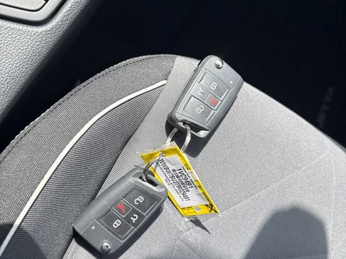 Used 2026 Volkswagen Jetta Sport FWD image 5