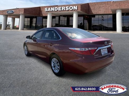 Used 2016 Toyota Camry LE image 5