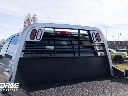 Used 2017 RAM 3500 Tradesman w/ Chrome Appearance Group image 12