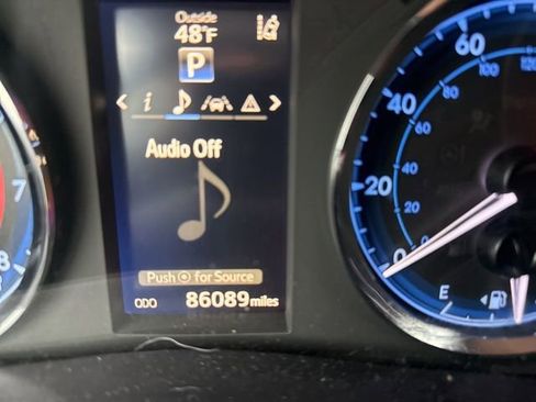 Used 2017 Toyota Corolla SE w/ SE Premium Package image 9