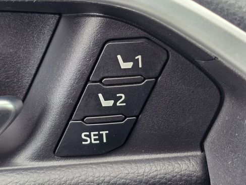 Used 2025 Toyota RAV4 XSE w/ Advanced Technology Package AWD/4WD image 18