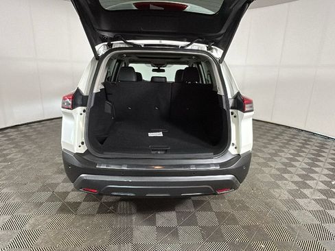 Used 2023 Nissan Rogue SL AWD/4WD image 32