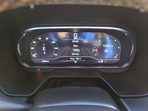 Used 2023 GMC Yukon SLT w/ SLT Premium Package image 17