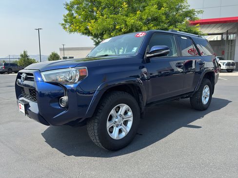 Certified 2023 Toyota 4Runner SR5 Premium w/ Moonroof Package AWD/4WD image 5